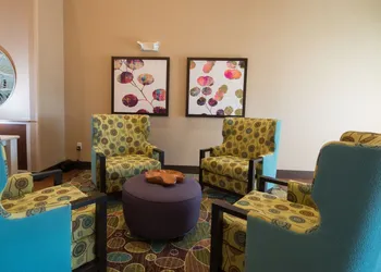 Holiday Inn Bismarck by IHG hotel thumbnail 2