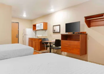 Extended Stay America Select Suites - Kansas City - Stadium hotel thumbnail 3