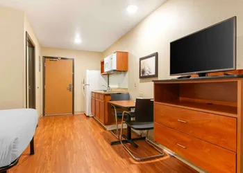 Extended Stay America Select Suites - Kansas City - Stadium hotel thumbnail 4