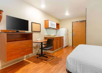 Extended Stay America Select Suites - Kansas City - Stadium hotel thumbnail 7