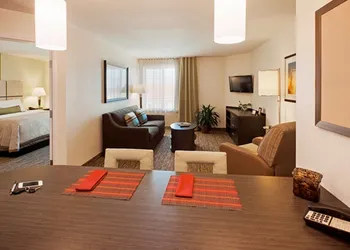 Candlewood Suites MORGANTOWN-UNIV WEST VIRGINIA by IHG hotel thumbnail 3