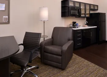Candlewood Suites MORGANTOWN-UNIV WEST VIRGINIA by IHG hotel thumbnail 4