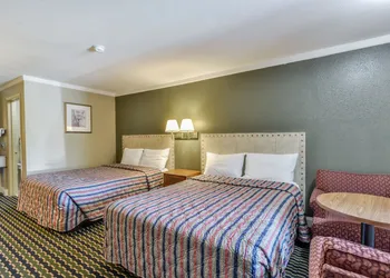 Wake Inn hotel thumbnail 7