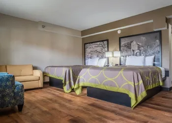 Super 8 by Wyndham Downtown Gatlinburg at Convention Center hotel thumbnail 7