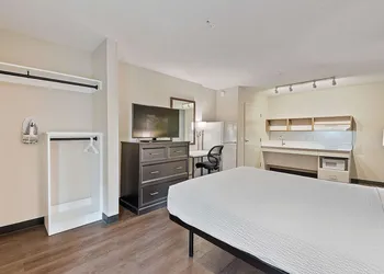 Extended Stay America Suites Miami Airport Blue Lagoon hotel thumbnail 6