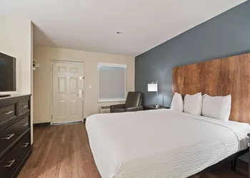 Extended Stay America Suites Miami Airport Blue Lagoon hotel thumbnail 8