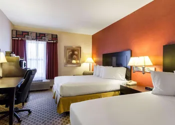 Quality Inn & Suites Oakwood Village - Cleveland South hotel thumbnail 6