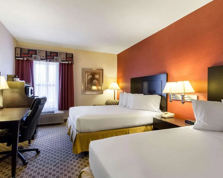 Quality Inn & Suites Oakwood Village - Cleveland South hotel detail image 6