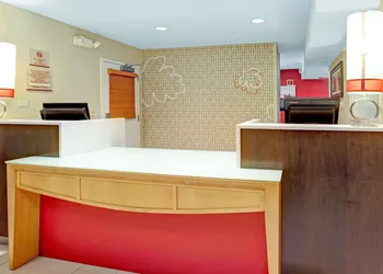 MainStay Suites Northbrook Wheeling hotel thumbnail 2
