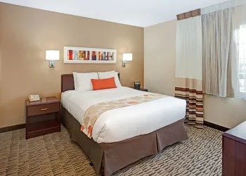 MainStay Suites Northbrook Wheeling hotel thumbnail 3