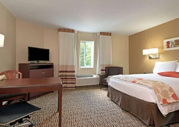MainStay Suites Northbrook Wheeling hotel thumbnail 5