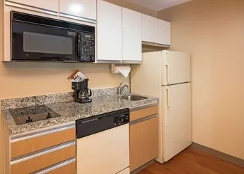 MainStay Suites Northbrook Wheeling hotel thumbnail 7