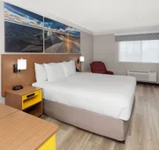 Days Inn & Suites by Wyndham Arlington Heights hotel detail image 7