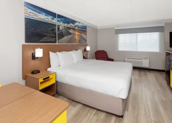 Days Inn & Suites by Wyndham Arlington Heights hotel thumbnail 7