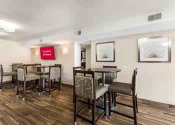 Red Roof Inn Morton Grove hotel thumbnail 2