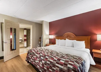Red Roof Inn Morton Grove hotel thumbnail 4