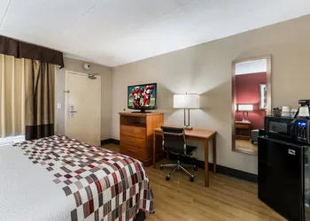 Red Roof Inn Morton Grove hotel thumbnail 7