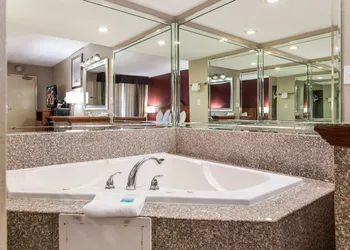 Red Roof Inn Morton Grove hotel thumbnail 8
