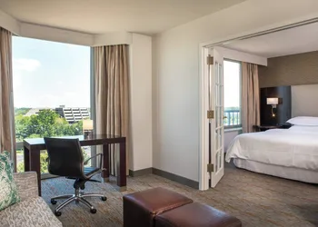 Sheraton Suites Chicago Elk Grove hotel thumbnail 5
