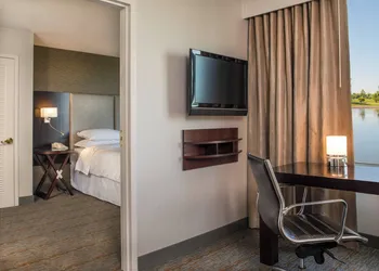 Sheraton Suites Chicago Elk Grove hotel thumbnail 7