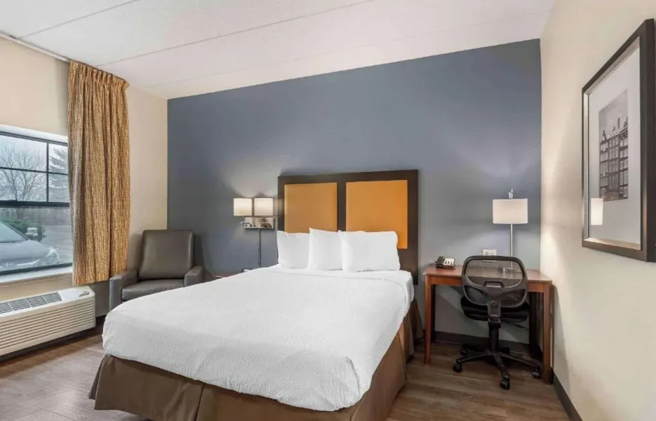 Studio 6 Corporate Extended Stay Chicago Lisle IL hotel detail image 2