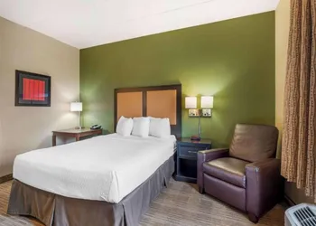 Studio 6 Corporate Extended Stay Chicago Lisle IL hotel thumbnail 6
