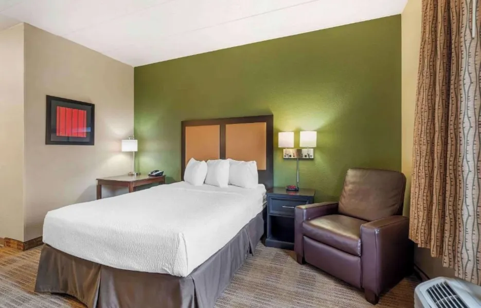 Studio 6 Corporate Extended Stay Chicago Lisle IL hotel detail image 6