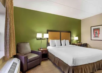 Studio 6 Corporate Extended Stay Chicago Lisle IL hotel thumbnail 8