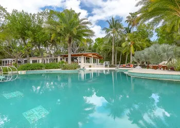 Largo Resort hotel thumbnail 2