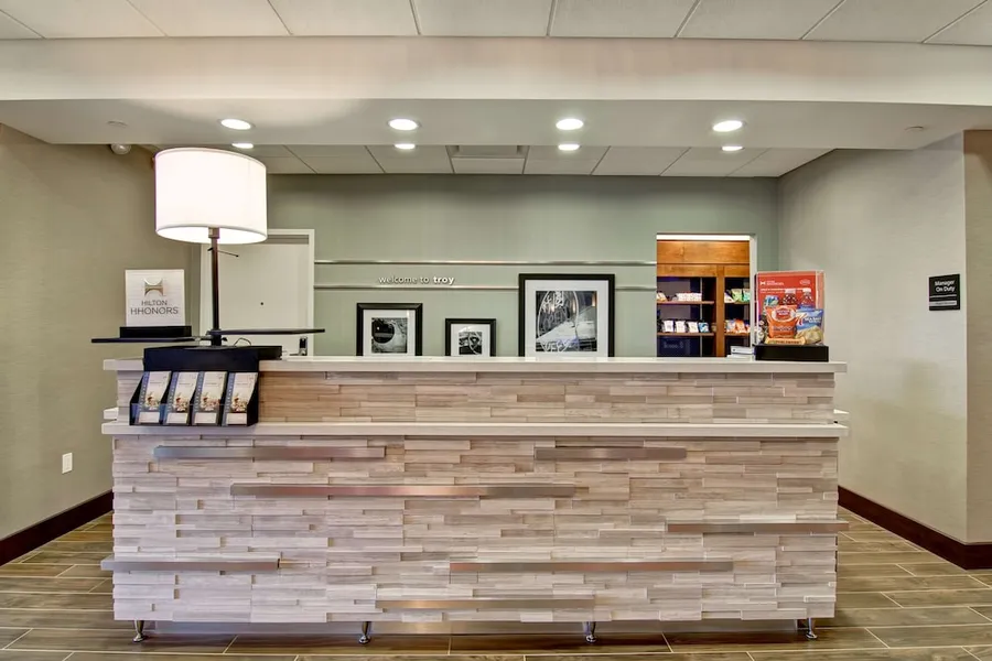 Hampton Inn & Suites Detroit/Troy hotel detail image 2