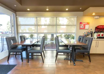 TownePlace Suites By Marriott Anaheim Maingate Near Angel Stadium hotel thumbnail 3