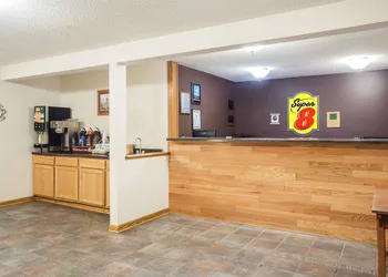 Super 8 by Wyndham Monroe WI hotel thumbnail 2
