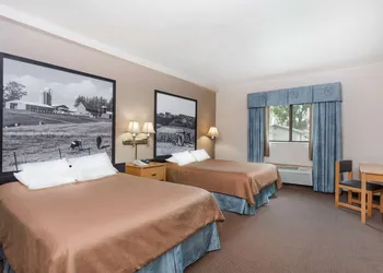 Super 8 by Wyndham Monroe WI hotel thumbnail 7