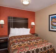 Best Western Plus Raffles Inn & Suites hotel detail image 7