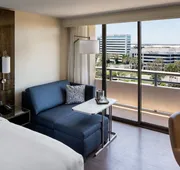 Irvine Marriott hotel detail image 3