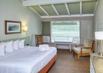 Peaks of Otter Lodge hotel thumbnail 6