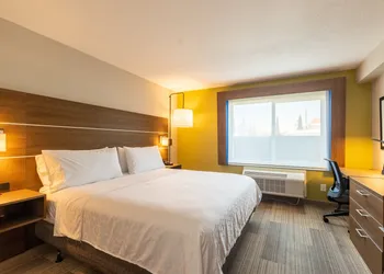 Holiday Inn Express Anaheim West by IHG hotel thumbnail 4