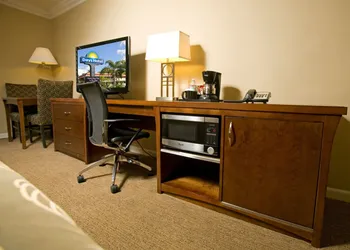 Days Inn by Wyndham San Diego Hotel Circle hotel thumbnail 4