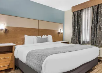 Best Western Carlsbad by the Sea hotel thumbnail 6