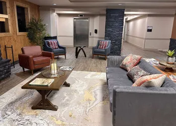 Ramada by Wyndham Estevan hotel thumbnail 2
