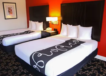 Ramada by Wyndham Oceanside hotel thumbnail 2