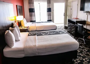 Ramada by Wyndham Oceanside hotel thumbnail 4