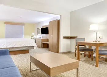 Holiday Inn Express & Suites Portland by IHG hotel thumbnail 8