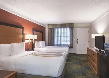 La Quinta Inn by Wyndham San Diego Chula Vista hotel thumbnail 6
