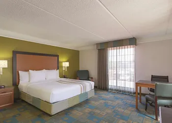 La Quinta Inn by Wyndham San Diego Chula Vista hotel thumbnail 7