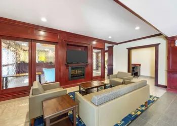 Best Western Plus Pratt hotel thumbnail 3