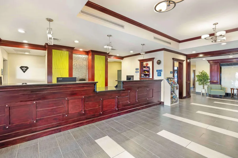 Best Western Plus Pratt hotel detail image 6