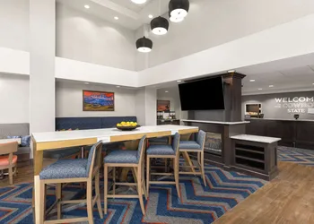 Hampton Inn & Suites Douglas hotel thumbnail 3
