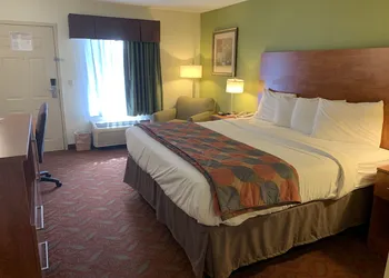 Baymont by Wyndham Cave City hotel thumbnail 4