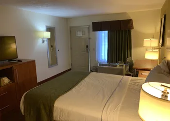 Baymont by Wyndham Cave City hotel thumbnail 7